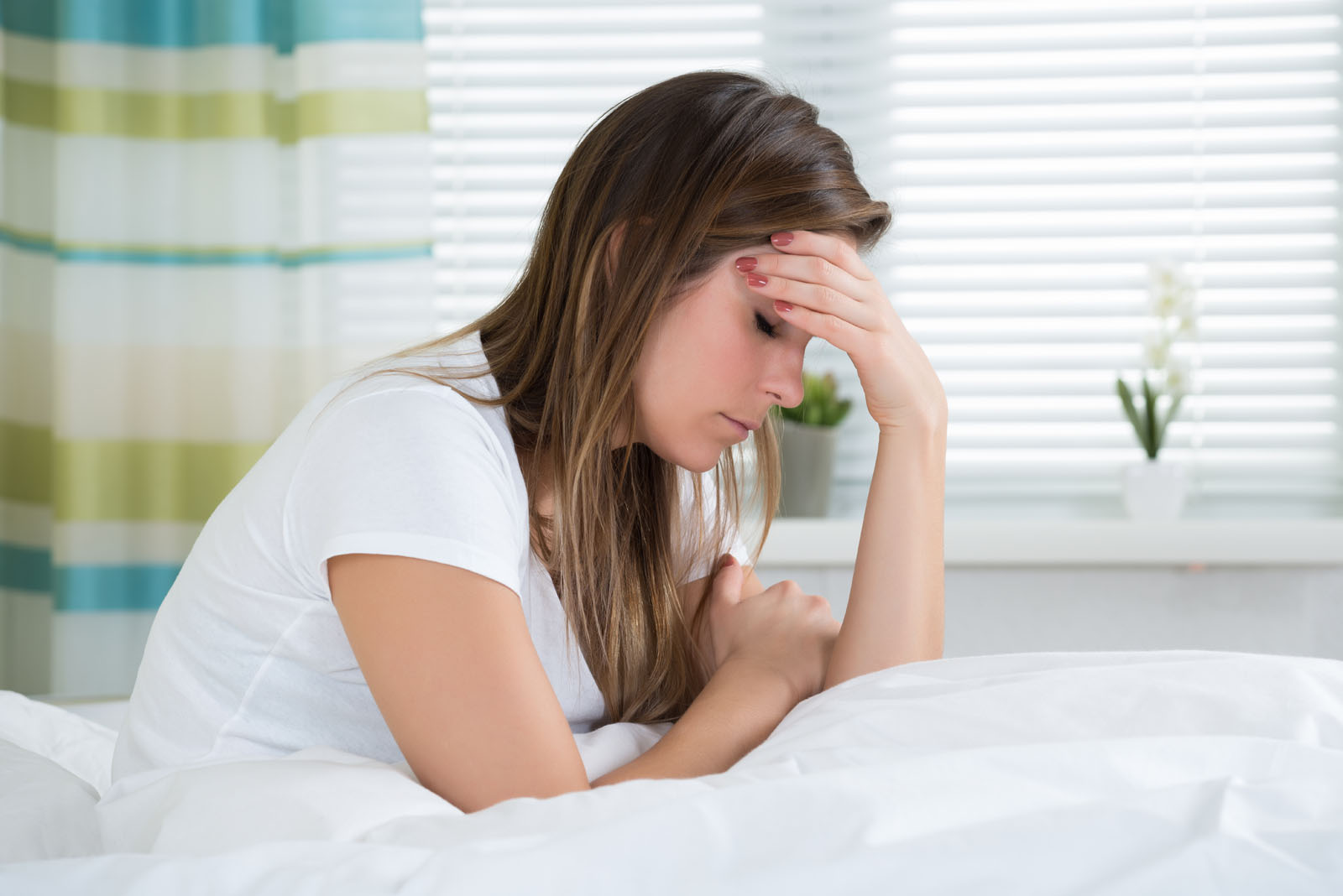 woman migraine